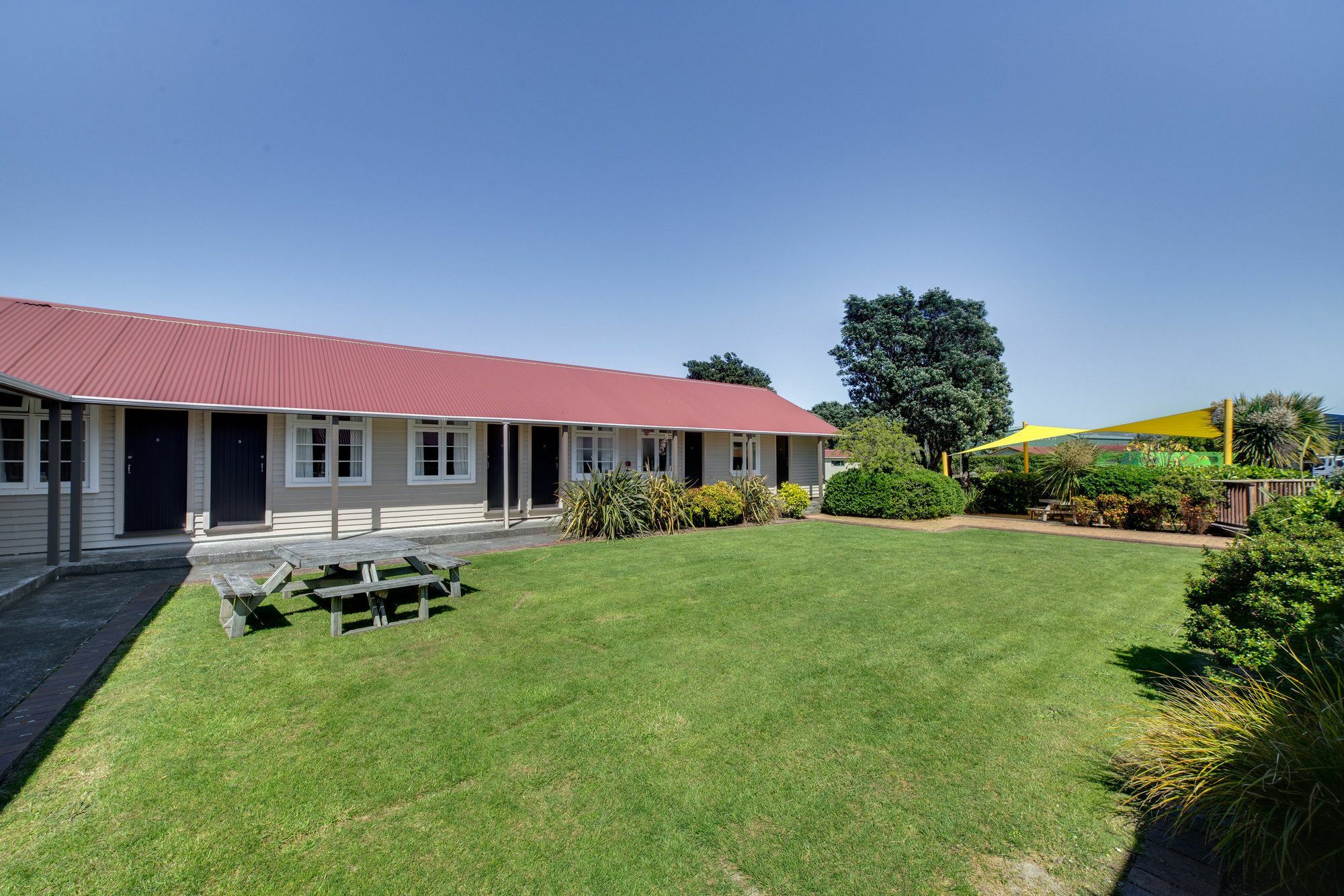 Wellington Top 10 Holiday Park Lower Hutt Exterior photo