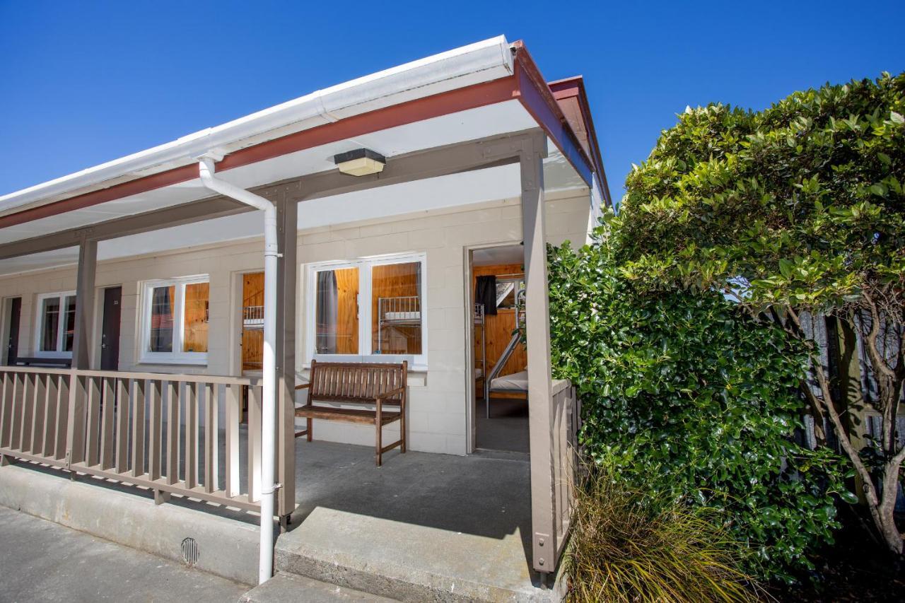 Wellington Top 10 Holiday Park Lower Hutt Exterior photo
